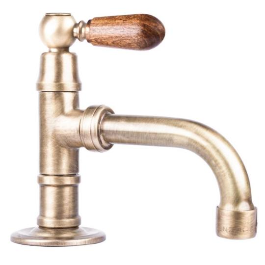 vonkajsia zabudovana kuchyna mosadz klasicky kohutik mrazuvzdorny bronz dreveny vklad mediteransky miesaci drez na stenu kohutiky lameridiana bytovy dizajn.jpg